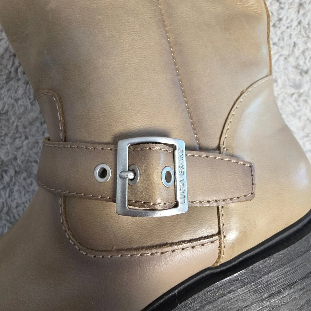 Lucky Brand Womens Riding Boots 7.5M Knee High Tan Leather Triple Buckle Low NEW